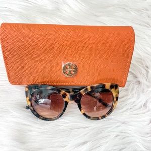 Tory Burch/ Tortoise Sunglasses w/ sunglass case